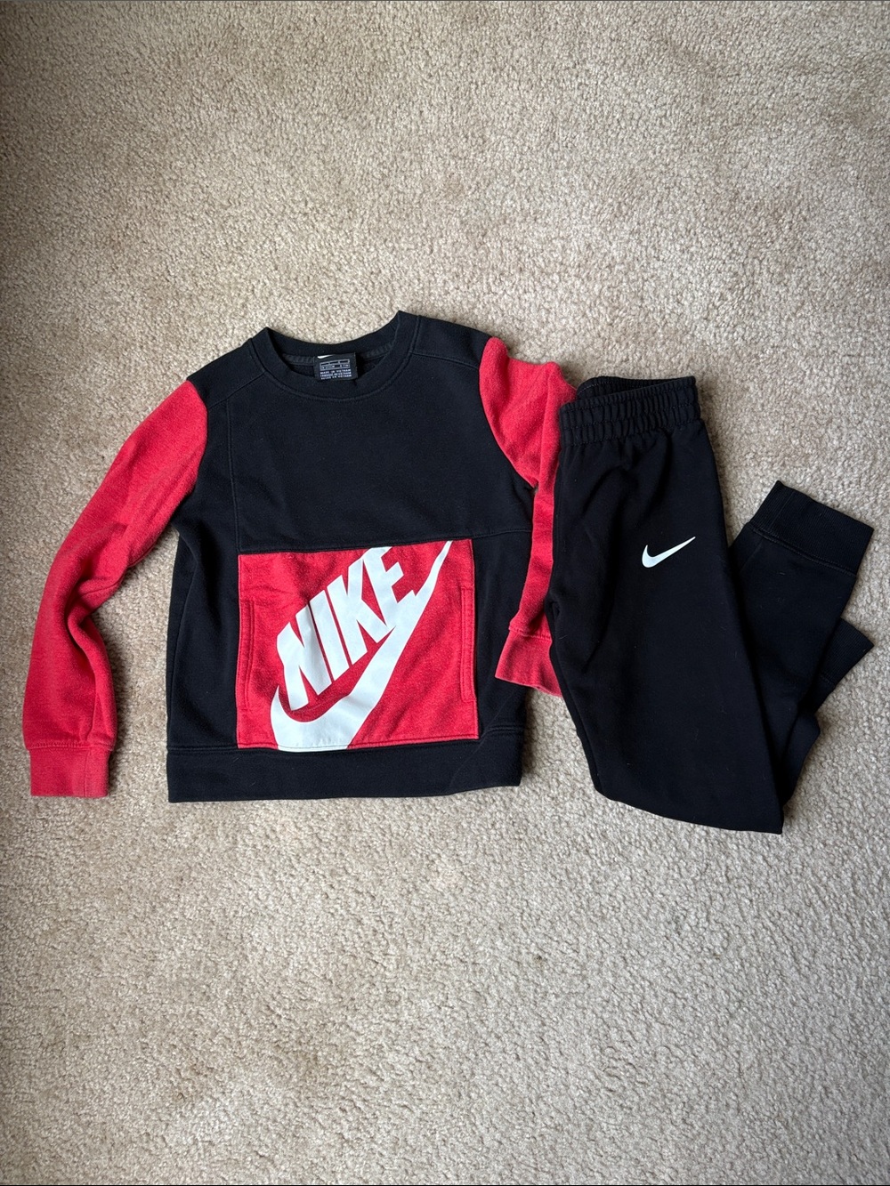 Nike sweat shirt and pants set Size 7